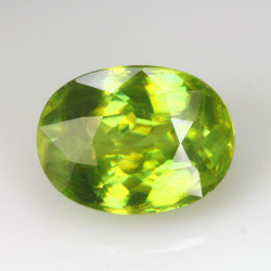 Sphen grün - oval 4,03 ct