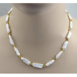 Perlenkette - Süßwasser-Perlen mit goldenen Elementen 47 cm lang
