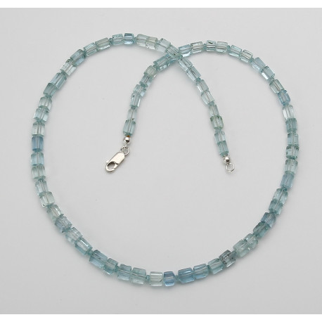 Aquamarin Kette - kleine hellblaue Aquamarin Kristalle in 50 cm Länge-Edelsteinketten