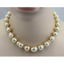 Südsee-Perlenkette barocke Südseeperlen in goldigem Farbton geknotet 45 cm lang