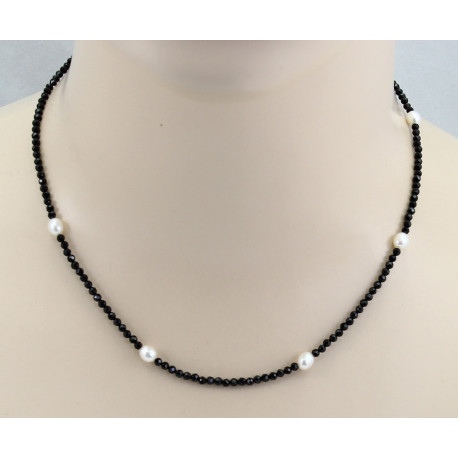 Spinell Kette schwarz mit weißen Süßwasser-Perlen 45 cm lang-Edelsteinketten