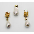 Süßwasser-Perlen als Set - Ohrringe und Ketten-Anhänger mit weißen Ming-Perlen-Perlen-Ohrringe