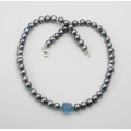 Süßwasser-Perlenkette hellgrau mit Aquamarin-Kristall 46,5 cm lang-Perlenketten