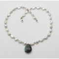 Perlenkette mit Labradorit - Keshi Perlen mit großem Labradorit Tropfen 47 cm lang-Perlenketten
