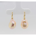 Perlen-Ohrringe aprikot-farbene Süßwasser-Perlen als Ohrhänger in vergoldetem Silber-Perlen-Ohrringe