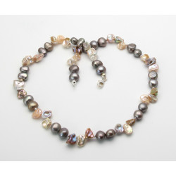 Perlenkette aus Keshi- und Süßwasserperlen in 50 cm Länge