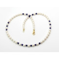 Perlenkette mit Lapis - weiße Süßwasser-Perlen mit Lapislazuli 46,5 cm